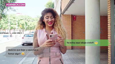 Ontrou Fra amgaang hirem jonke Liebhaber haart ze Ficken wärend hire Mann schafft. Latina mat Titten an engem groussen Aarsch. Venus Aphrodite.