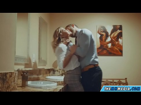 ❤️ Wann eng Busty Blond Iech an engem ëffentlechen Toilette verféiert ☑ Anal Porno op lb.porno-flix.ru ️❤